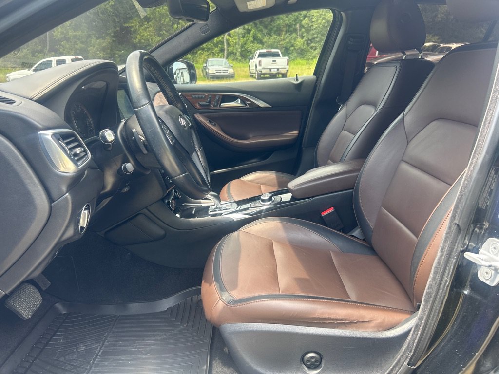 Used 2017 INFINITI QX30 Premium w/ Navigation Package AWD/4WD image 8