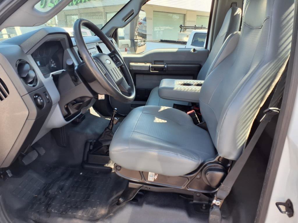 Used 2017 Ford F750 2WD Regular Cab Super Duty image 9