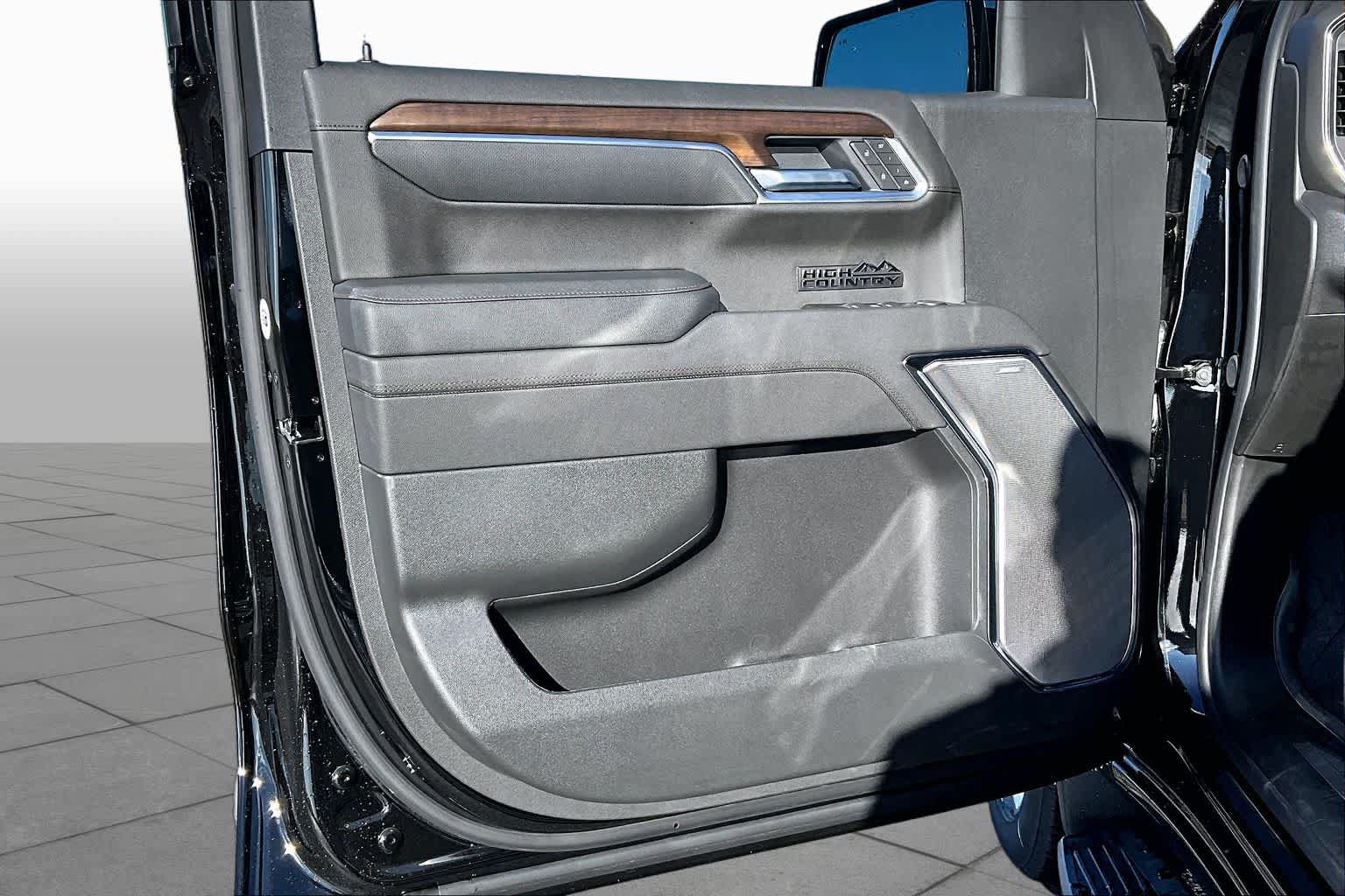 New 2026 Chevrolet Silverado 1500 High Country w/ High Country Premium Package RWD image 11