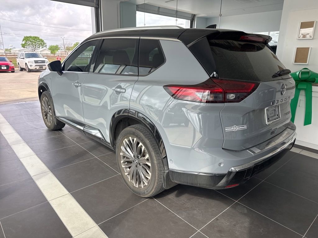 Used 2024 Nissan Rogue Platinum w/ Platinum Premium Package image 6