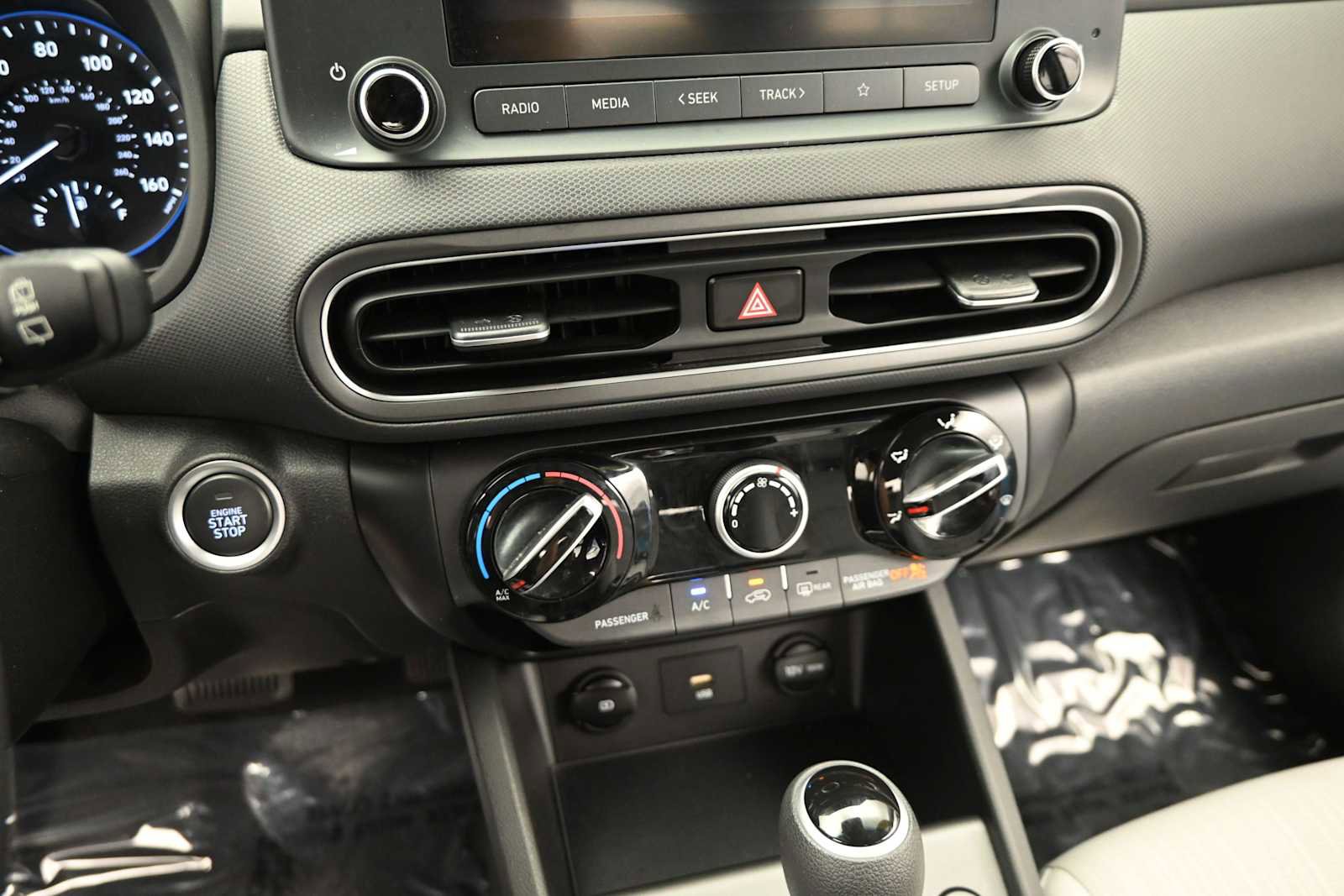 Used 2022 Hyundai Kona SEL AWD/4WD image 18