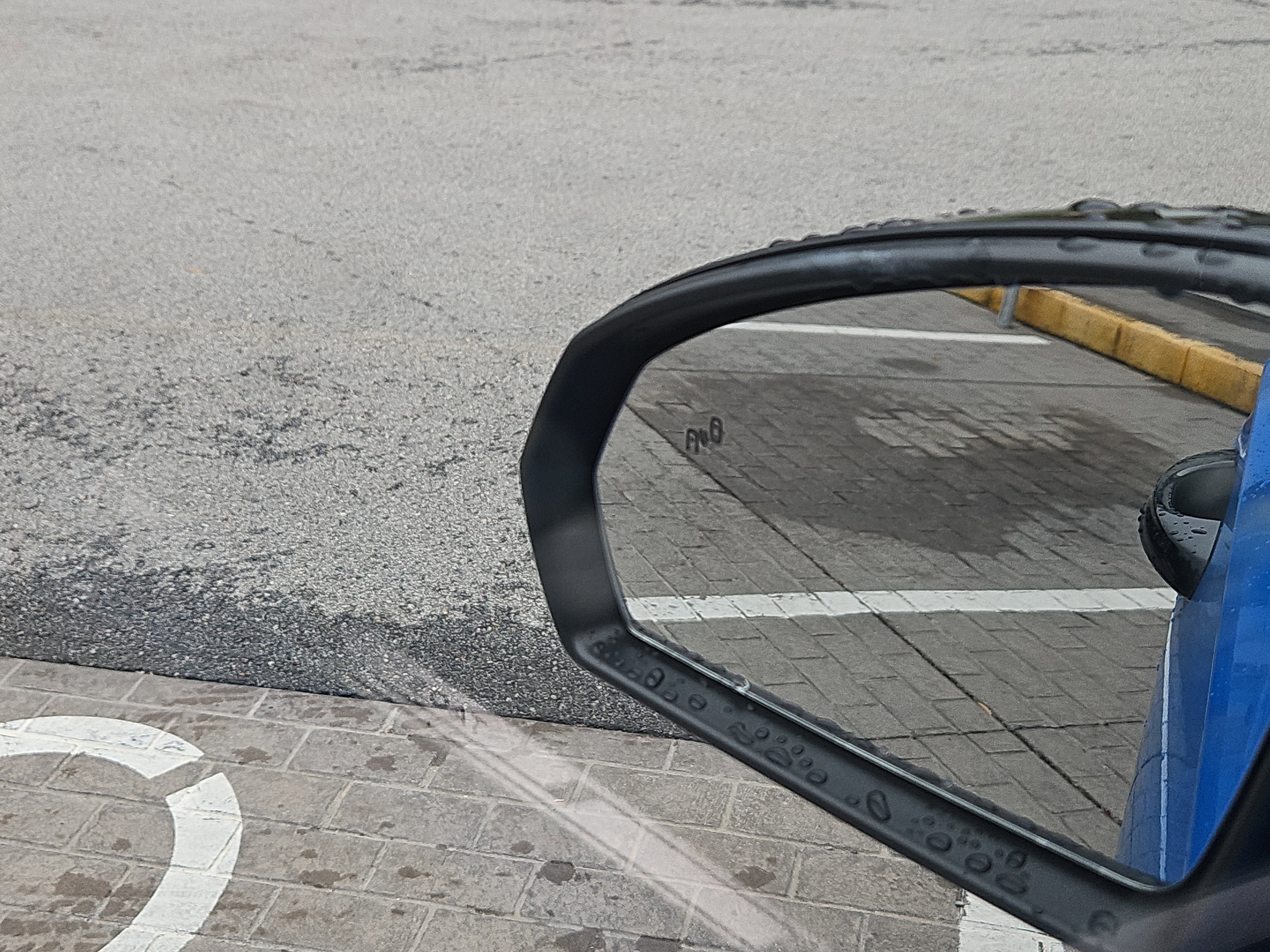 Certified 2025 Volkswagen Taos SE image 16