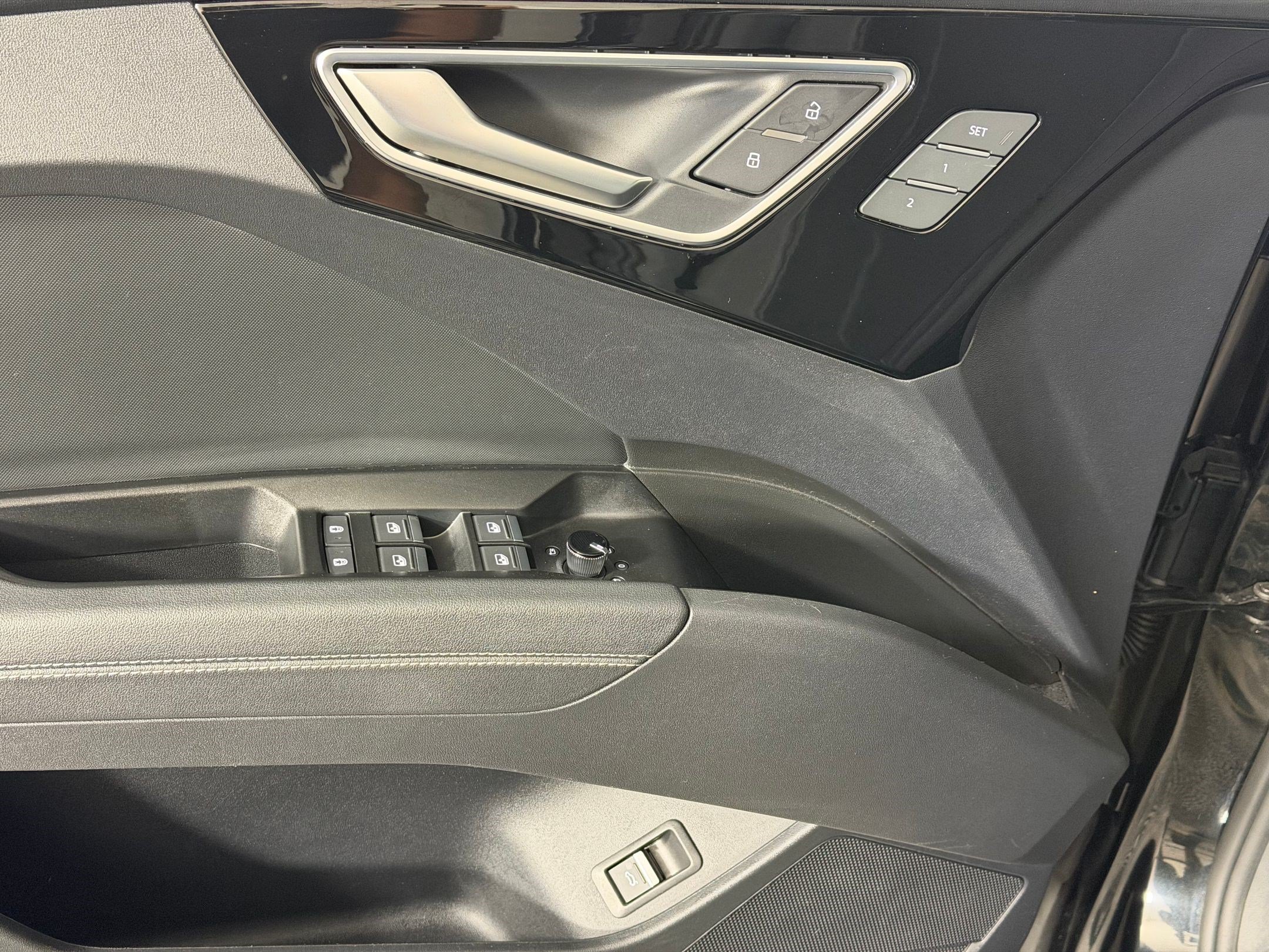 Used 2023 Audi Q4 e-tron Premium Plus w/ Premium Plus RWD image 13