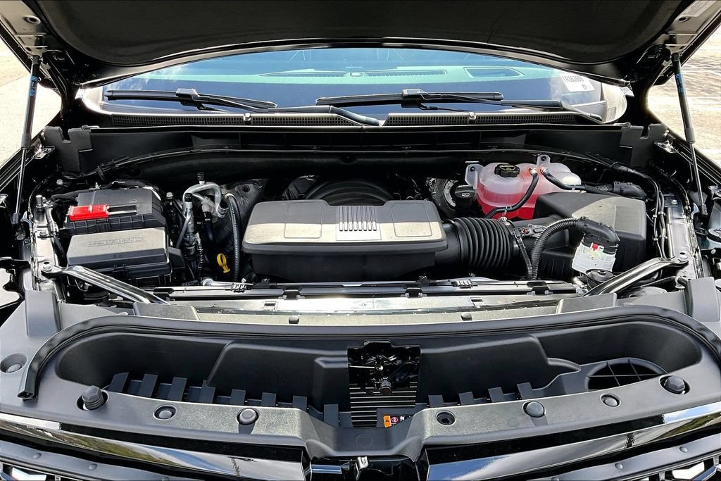 New 2026 Cadillac Escalade Luxury w/ LPO, Floor Liner Package AWD/4WD image 17