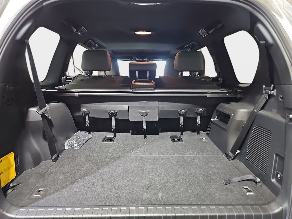 Certified 2023 Lexus GX 460 Premium w/ Premium Package AWD/4WD image 12