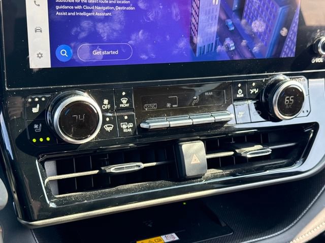 Used 2023 Toyota Highlander Limited image 29