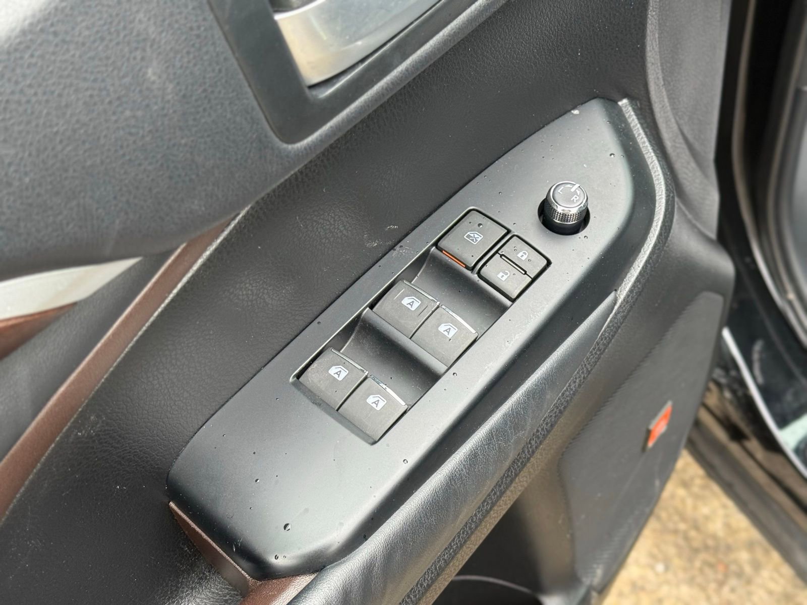 Used 2015 Toyota Highlander Limited image 11