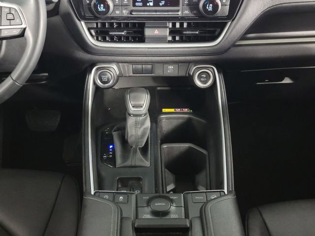 Used 2025 Toyota Grand Highlander AWD image 24