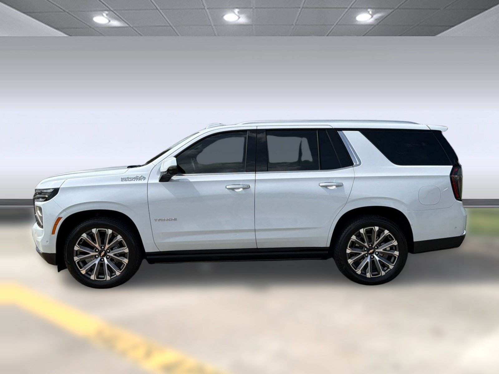 Used 2026 Chevrolet Tahoe High Country w/ LPO, Illumination Package RWD image 2