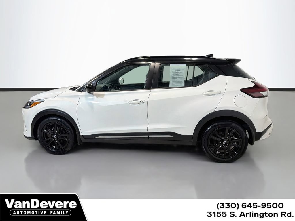 Used 2023 Nissan Kicks SR w/ SR Premium Package FWD image 1