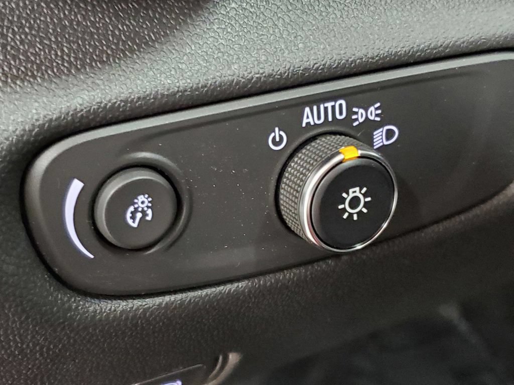 Used 2025 Chevrolet Blazer LT FWD image 30
