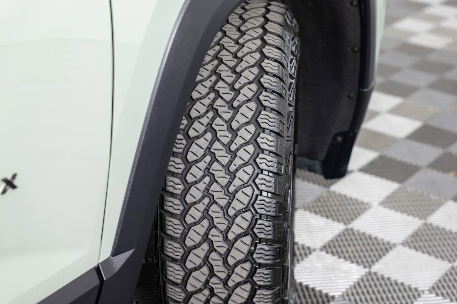 Used 2025 Chevrolet Equinox ACTIV w/ Safety and Technology Package image 46