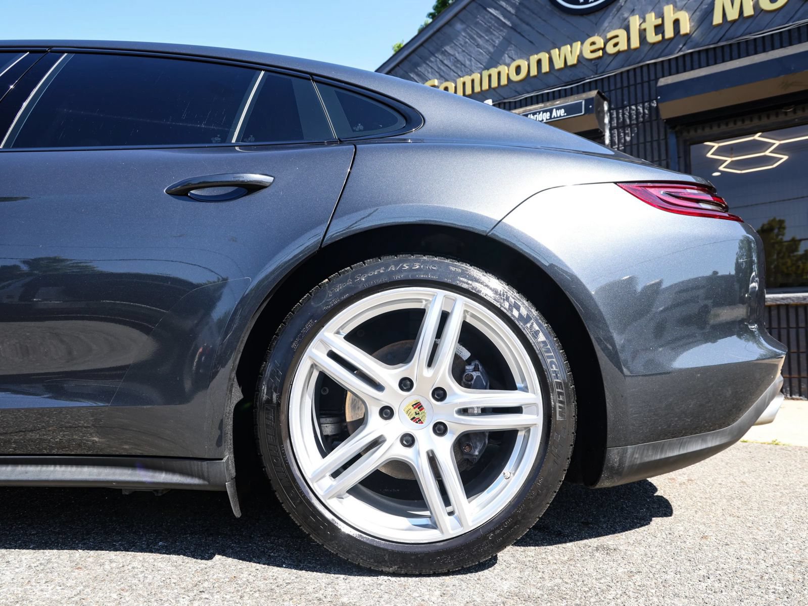 Used 2017 Porsche Panamera 4 w/ Premium Package AWD/4WD image 11