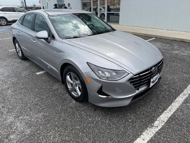 Used 2023 Hyundai Sonata SE FWD image 2