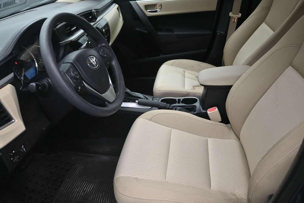 Used 2015 Toyota Corolla LE FWD image 12