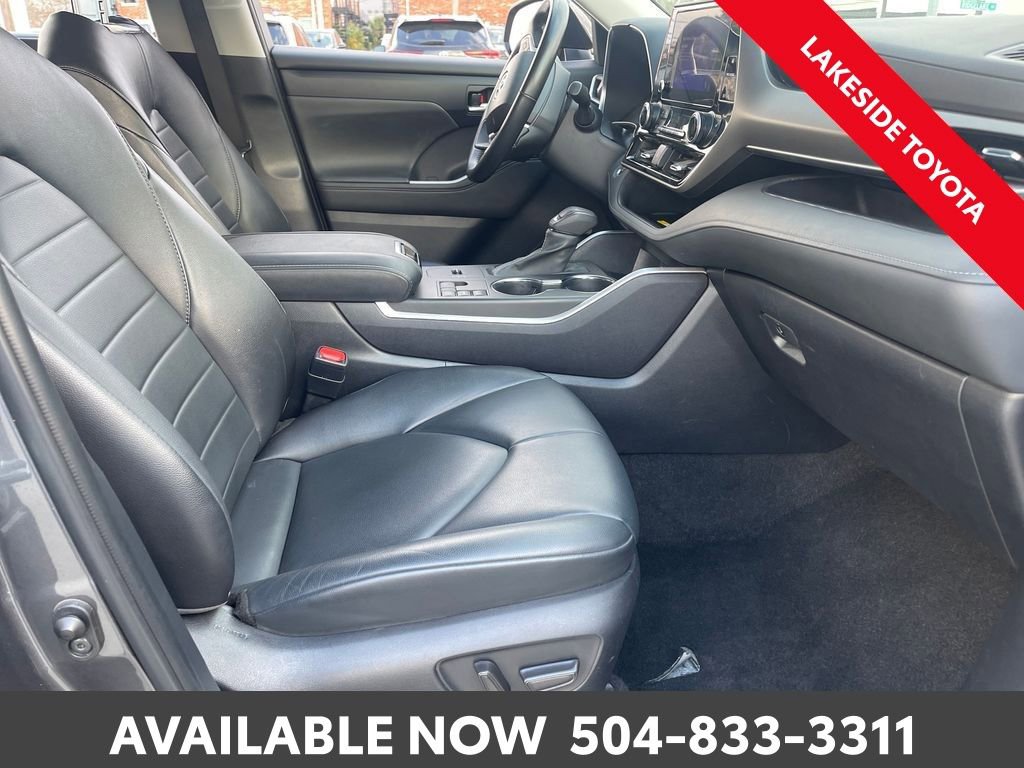 Used 2023 Toyota Highlander XLE image 17