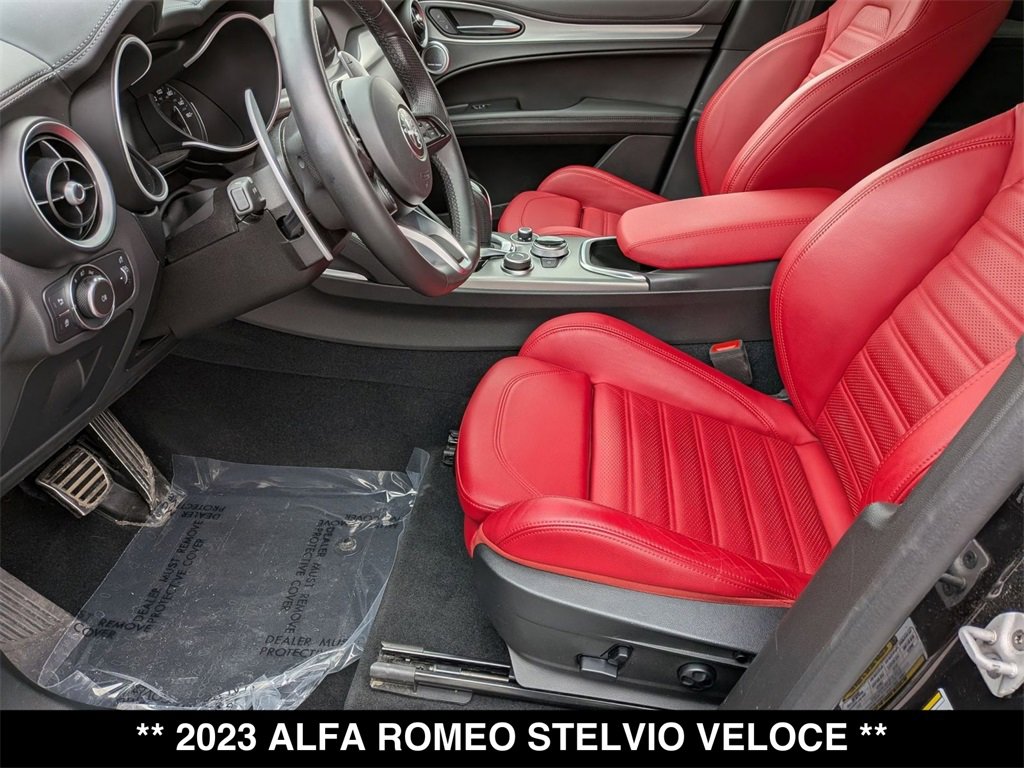 Used 2023 Alfa Romeo Stelvio Veloce image 3