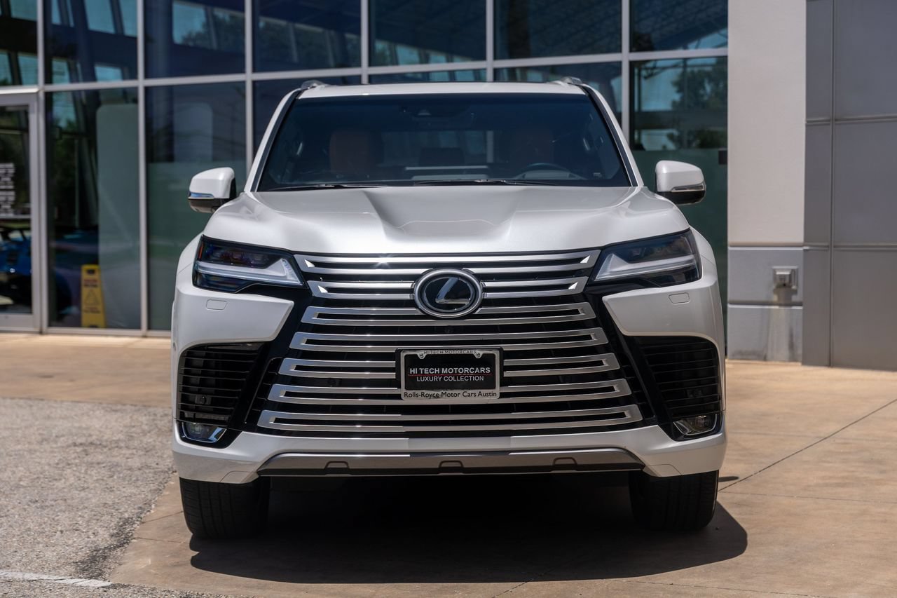 Used 2024 Lexus LX 600 4WD w/ Luxury Package image 4