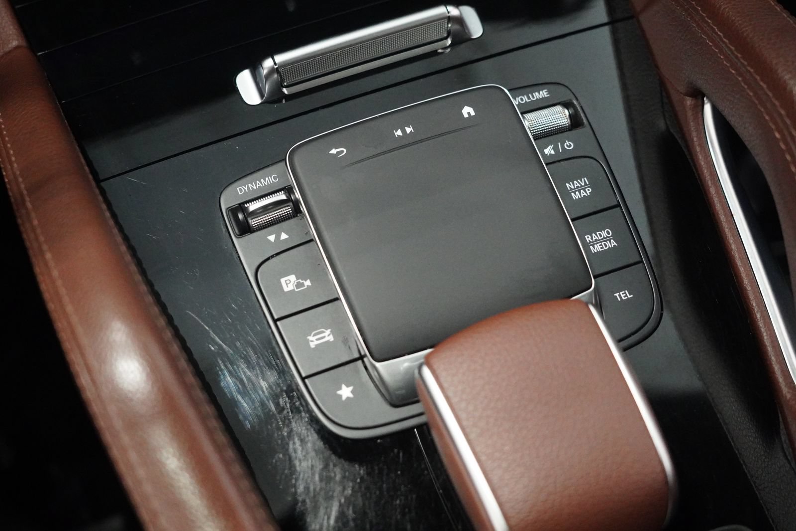 Certified 2024 Mercedes-Benz GLE 450 4MATIC image 27