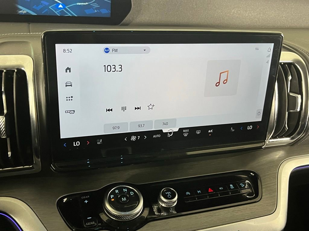 Used 2025 Ford Expedition Platinum image 18