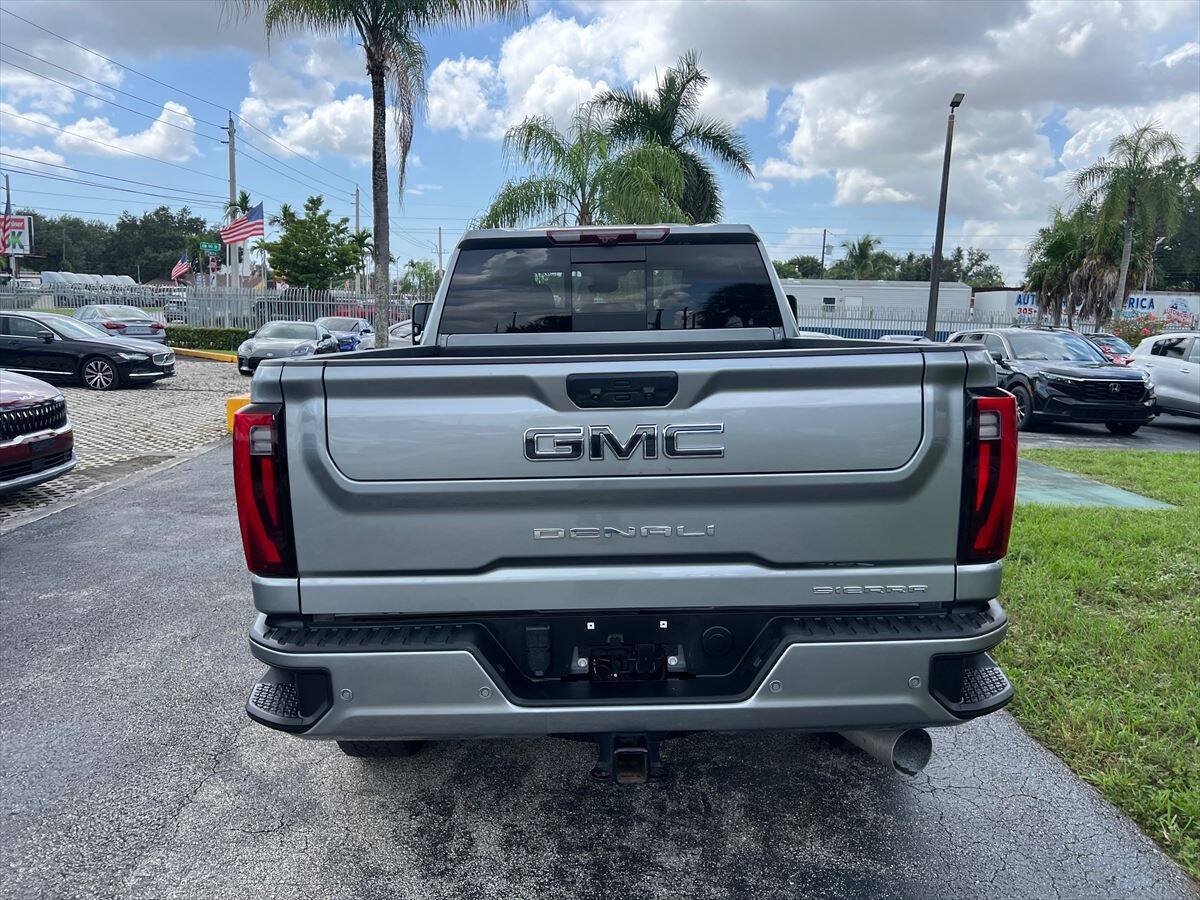 Used 2024 GMC Sierra 2500 Denali Ultimate AWD/4WD image 6