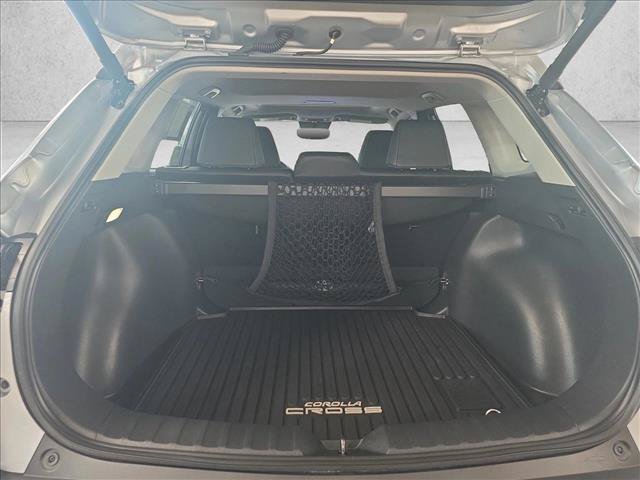 Used 2026 Toyota Corolla Cross XLE w/ Convenience Package FWD image 6