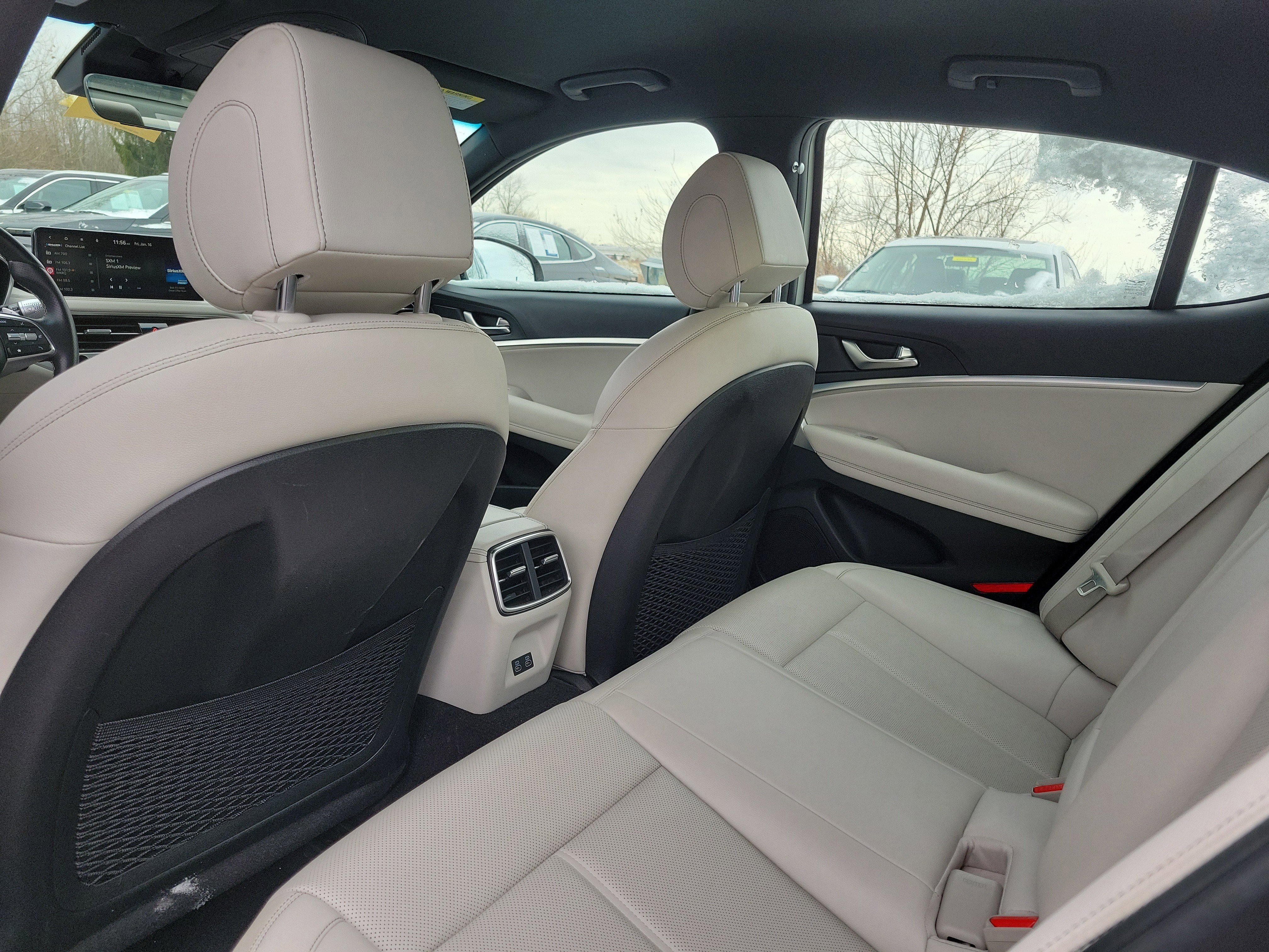 Used 2024 Genesis G70 2.5T image 14