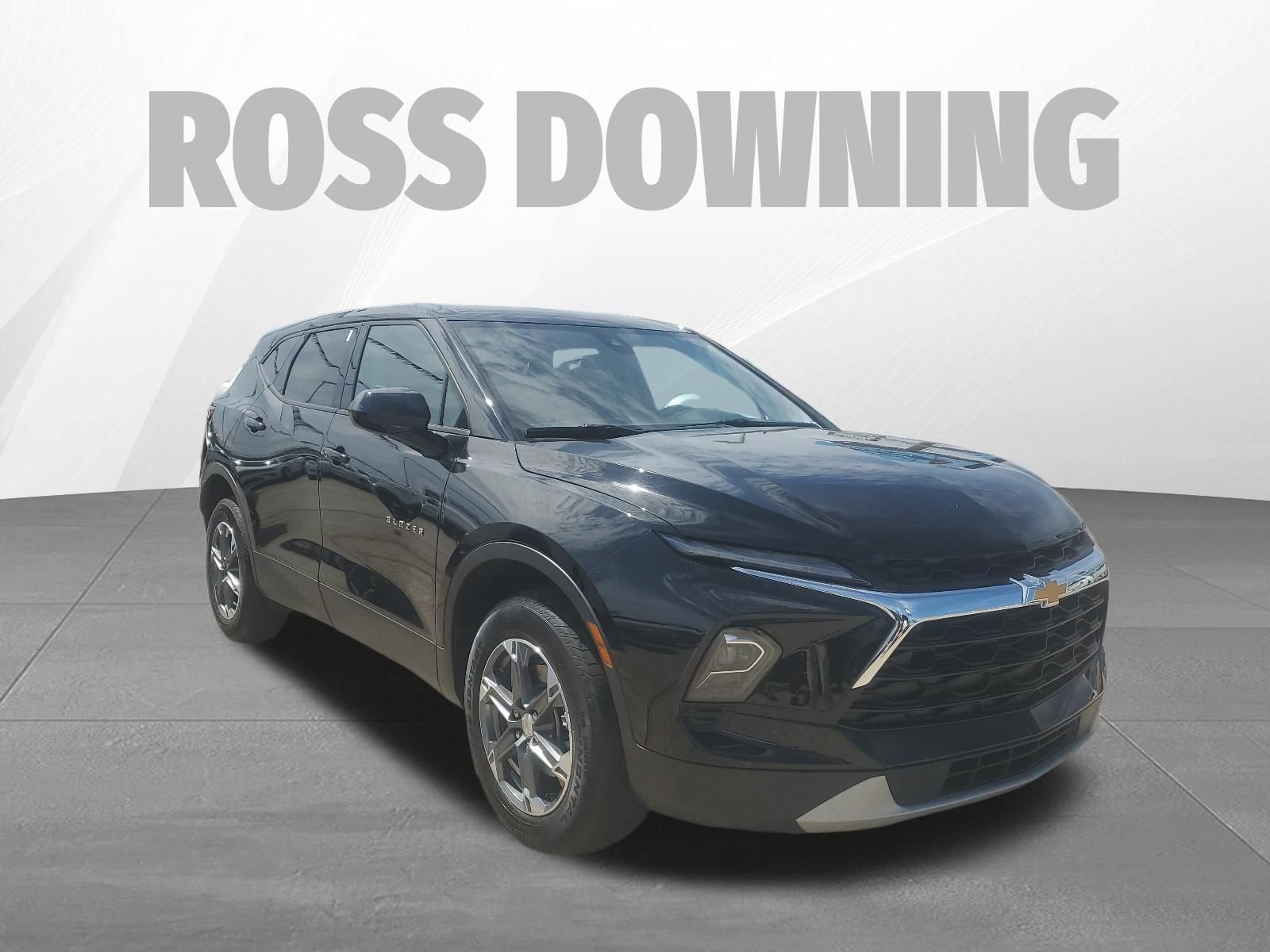 Used 2025 Chevrolet Blazer LT FWD image 3