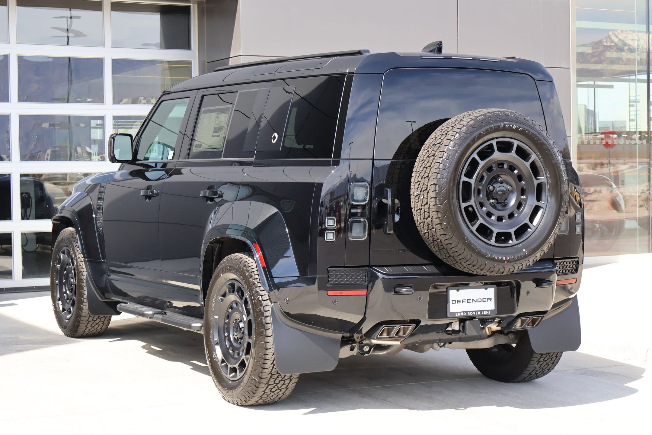 New 2026 Land Rover Defender 110 OCTA image 8