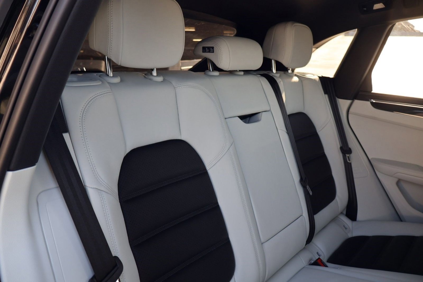 New 2026 Porsche Macan S image 23