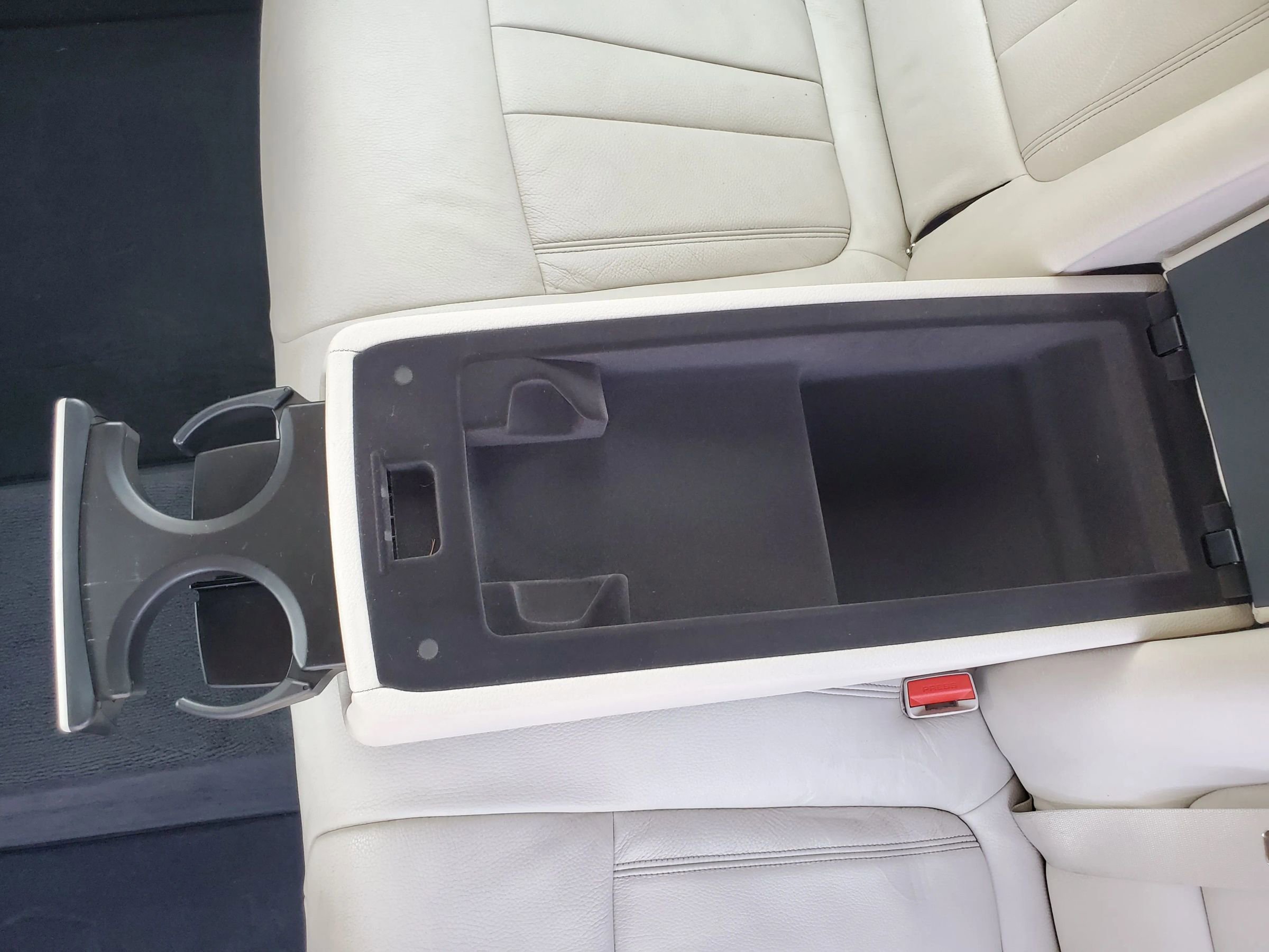 Used 2018 BMW 750i xDrive image 40