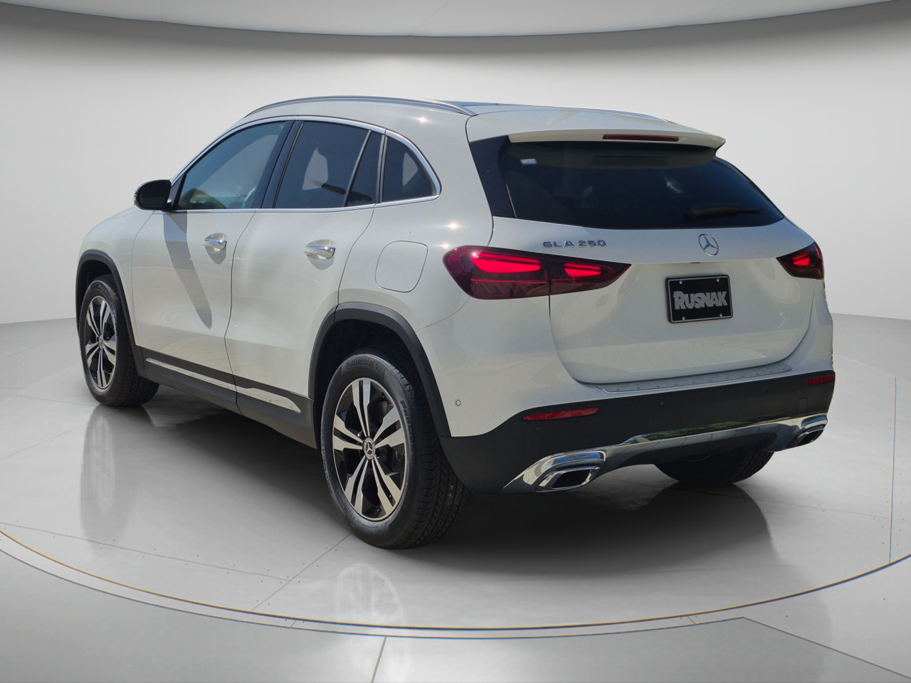 New 2026 Mercedes-Benz GLA 250 image 2