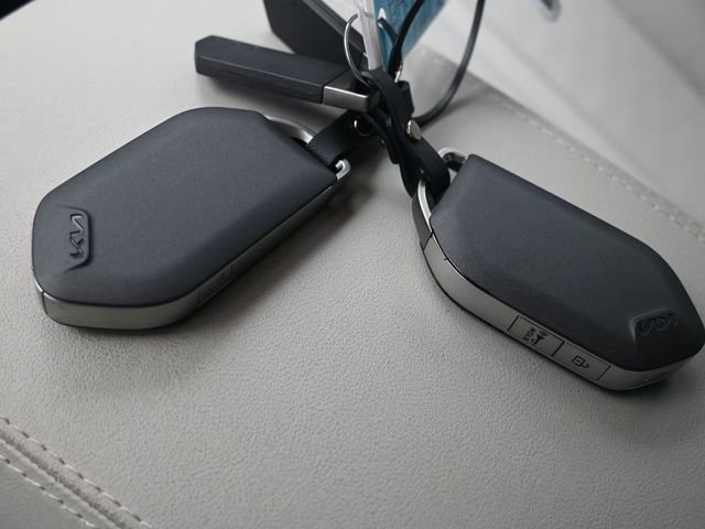 Used 2025 Kia Sorento S image 14