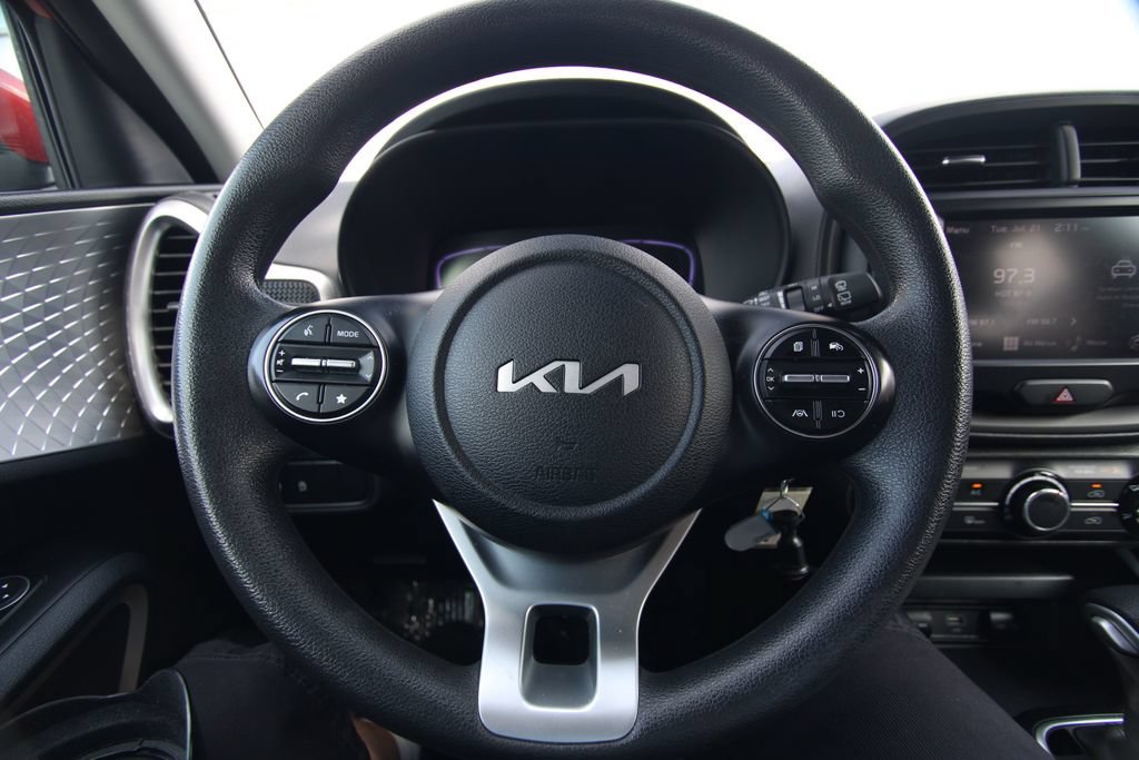 Used 2023 Kia Soul LX FWD image 17