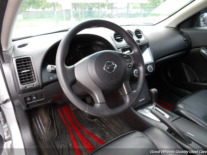 Used 2013 Nissan Altima 2.5 S FWD image 12