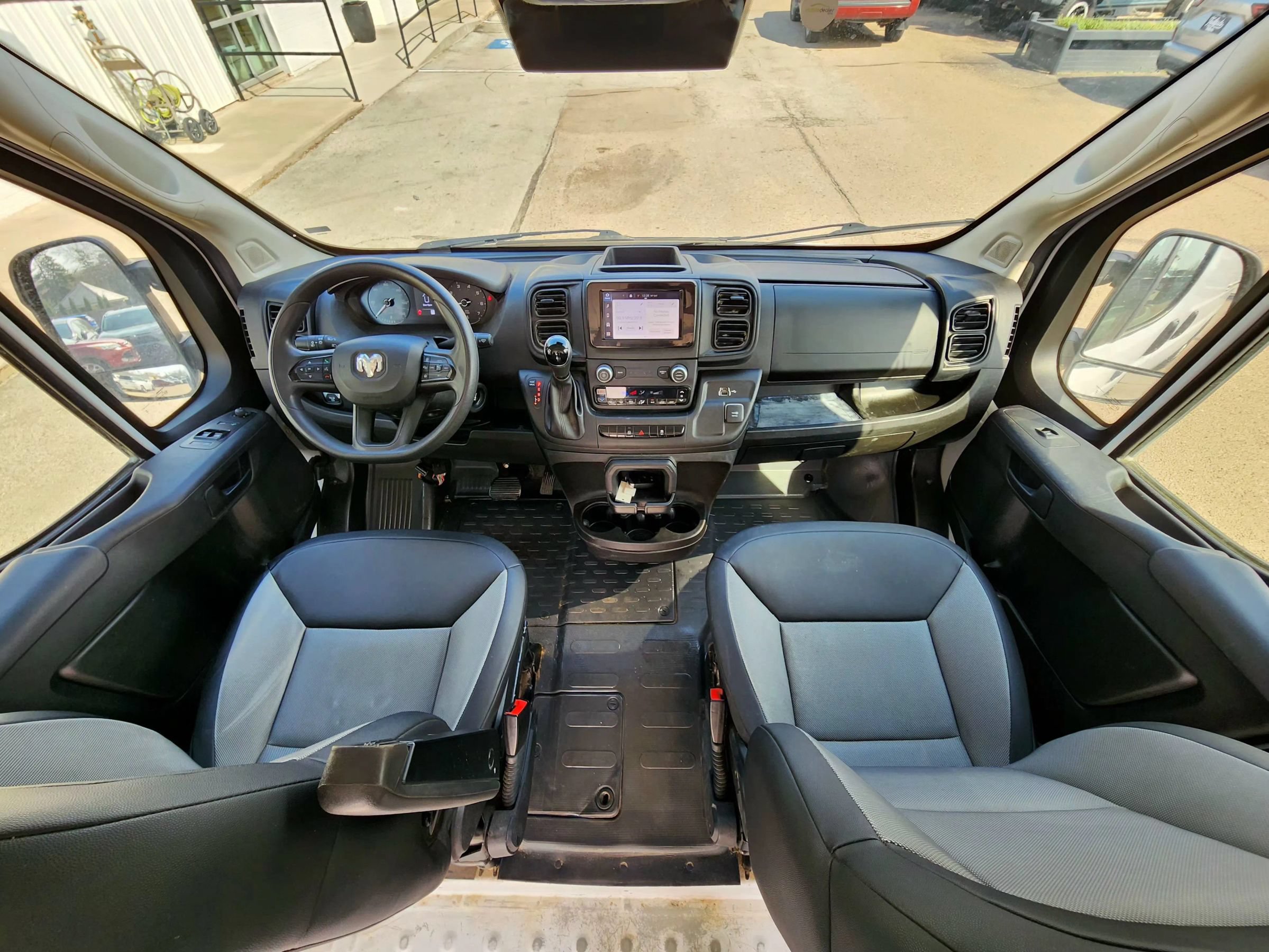 Used 2025 RAM ProMaster 2500 w/ Convenience Group FWD image 37