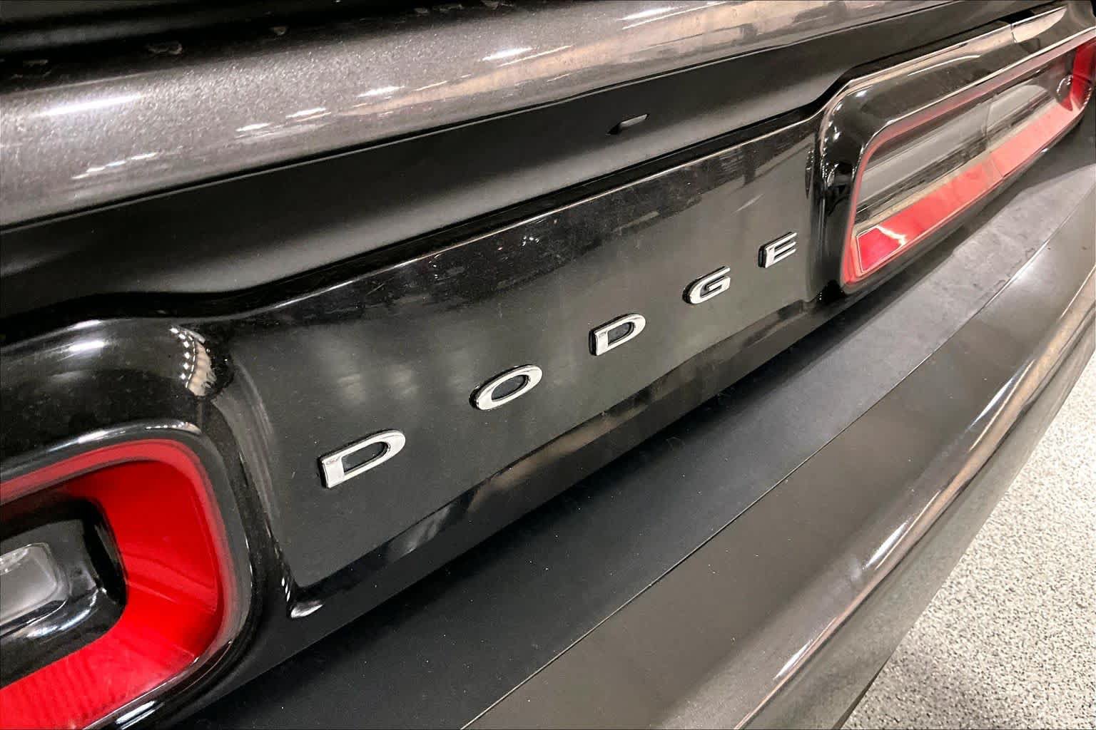 Used 2016 Dodge Challenger SRT Hellcat RWD image 36