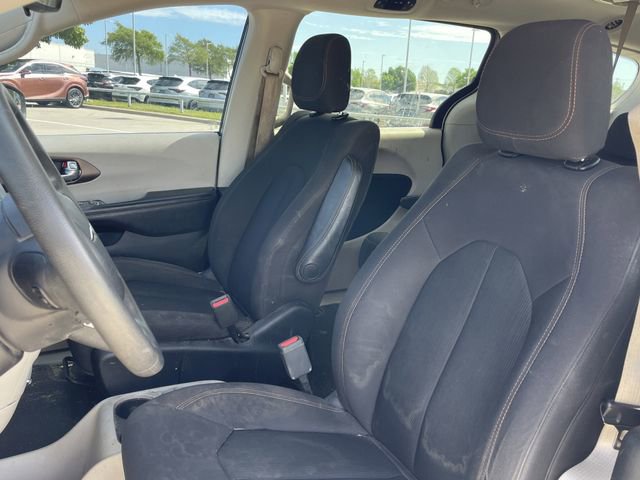 Used 2017 Chrysler Pacifica LX w/ Tire & Wheel Group image 14