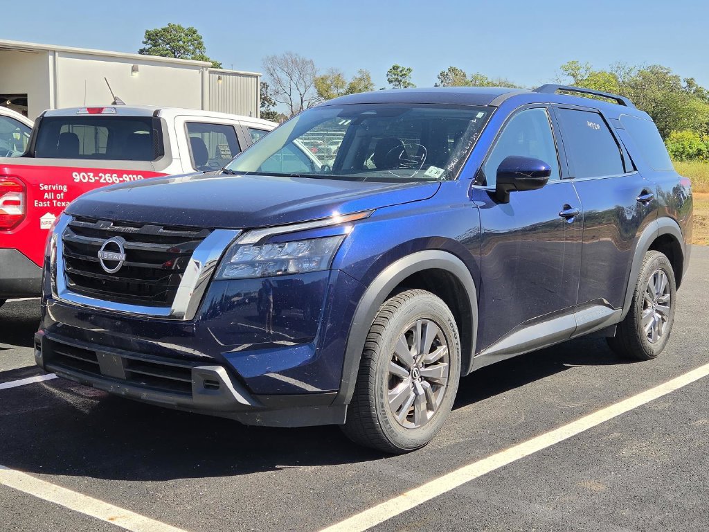 Used 2025 Nissan Pathfinder SV AWD/4WD image 3