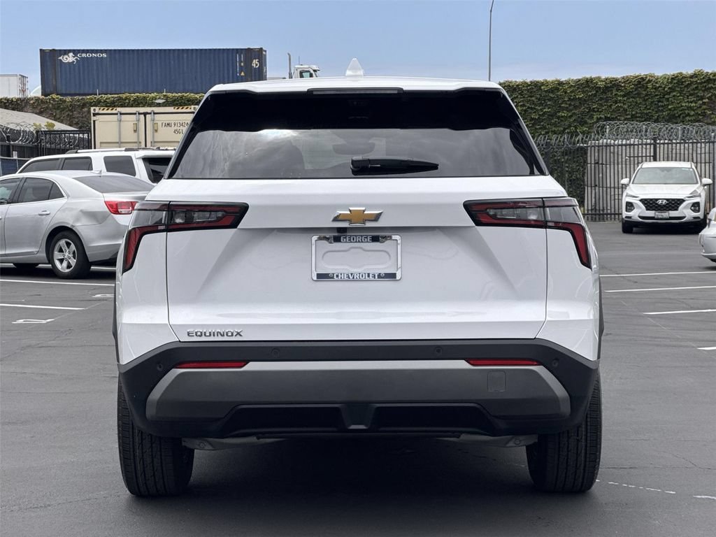 New 2026 Chevrolet Equinox LT w/ Safety and Technology Package FWD image 6