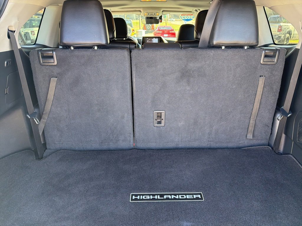 Used 2022 Toyota Highlander XLE image 21