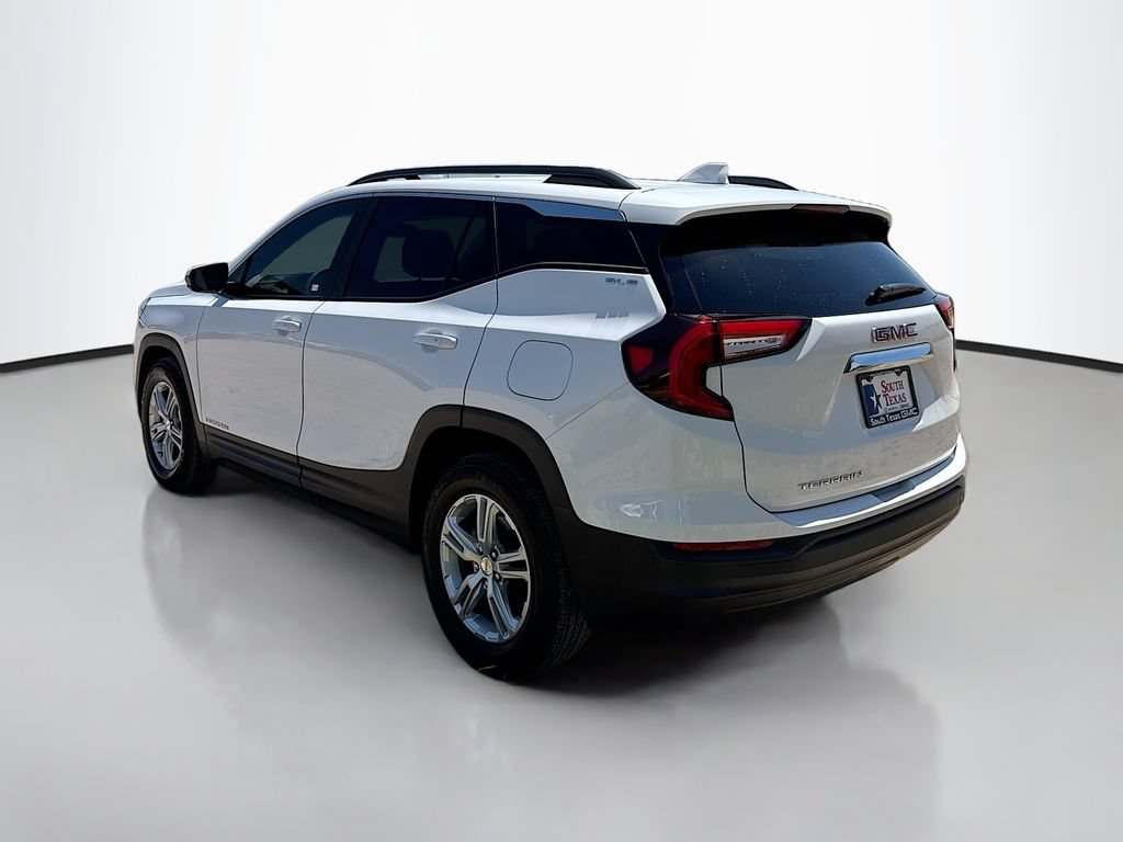 Used 2023 GMC Terrain SLE w/ Driver Convenience Package FWD image 5