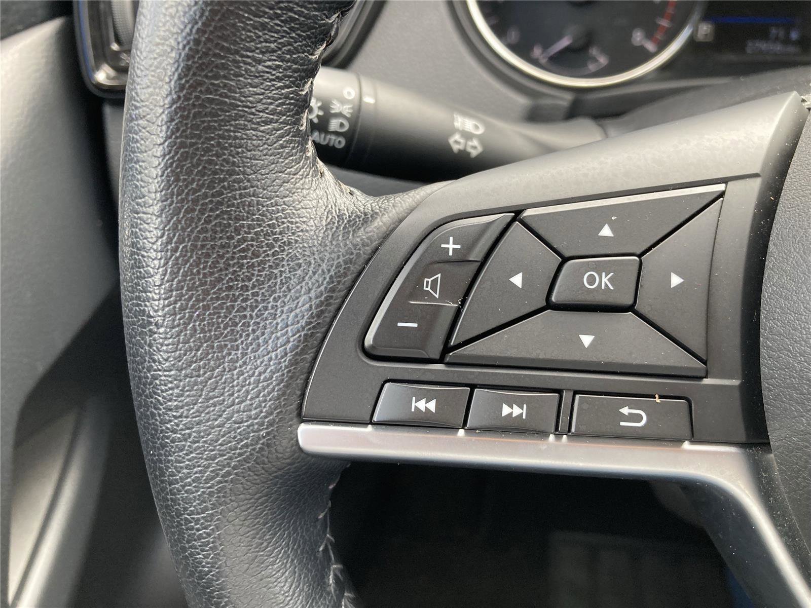 Used 2022 Nissan Rogue Sport SL image 23