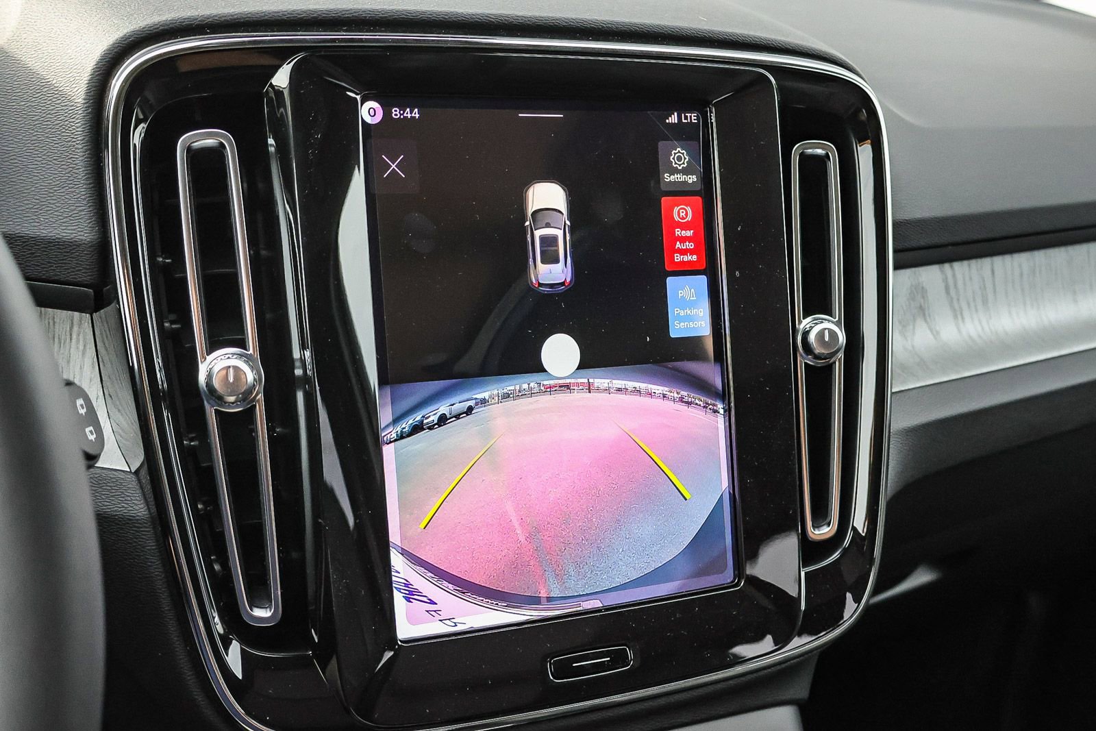 New 2026 Volvo XC40 B5 Core w/ Climate Package image 37