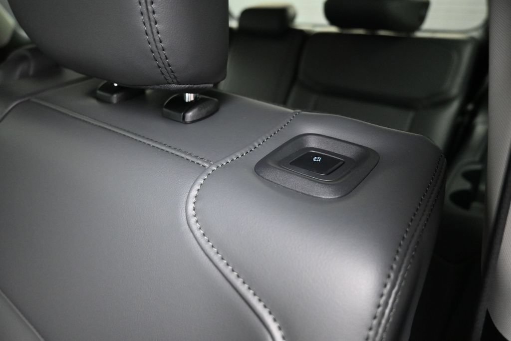 New 2026 Ford Expedition Active RWD image 10