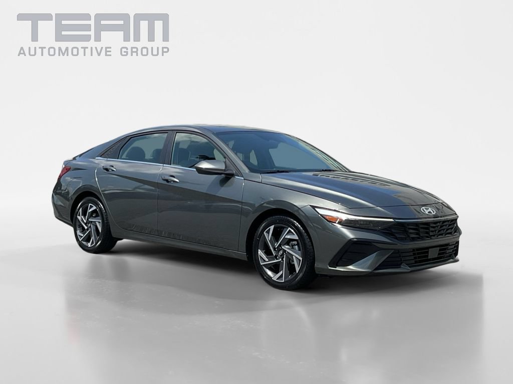 Used 2025 Hyundai Elantra SEL
