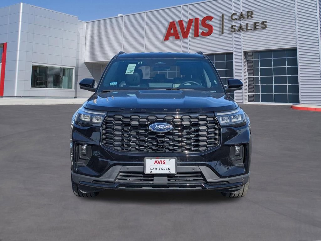 Used 2025 Ford Explorer ST-Line w/ ST-Line Street Pack image 2