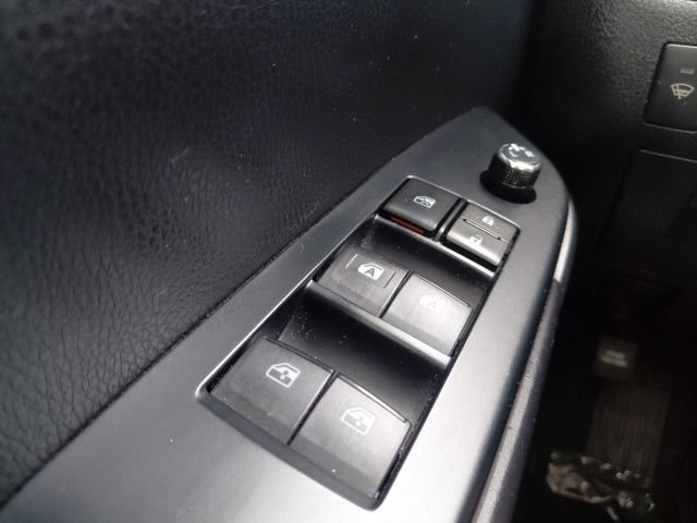 Used 2019 Toyota Highlander XLE FWD image 24