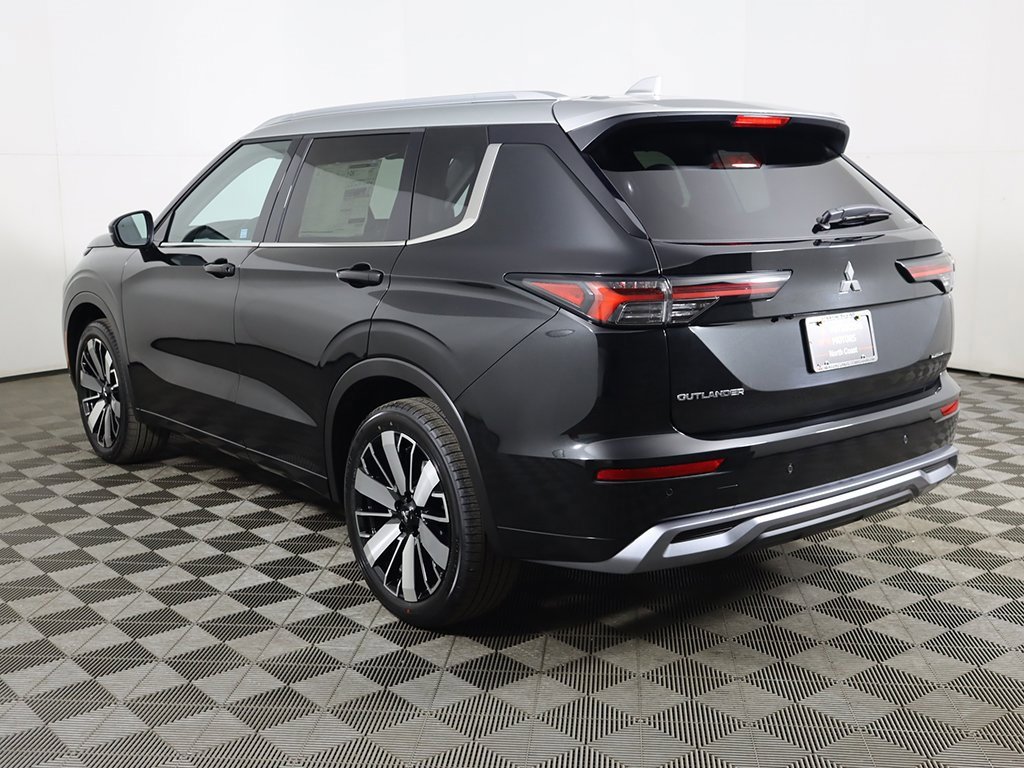 New 2025 Mitsubishi Outlander AWD image 15