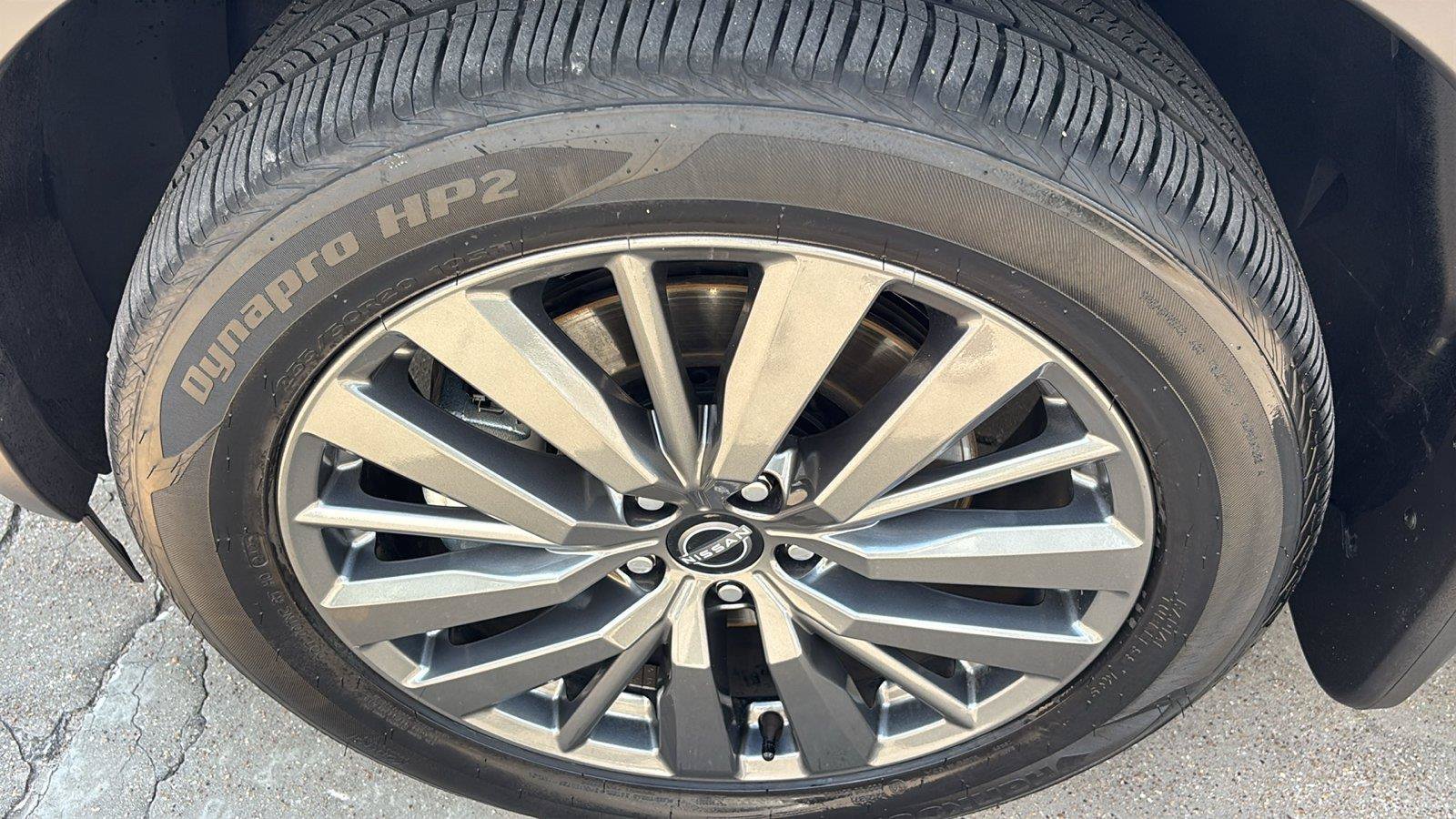 Used 2025 Nissan Pathfinder SL w/ SL Premium Package FWD image 13